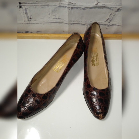 Salvatore Ferragamo Shoes - Salvatore Ferragamo  cocodrile print pumps sz  8.5